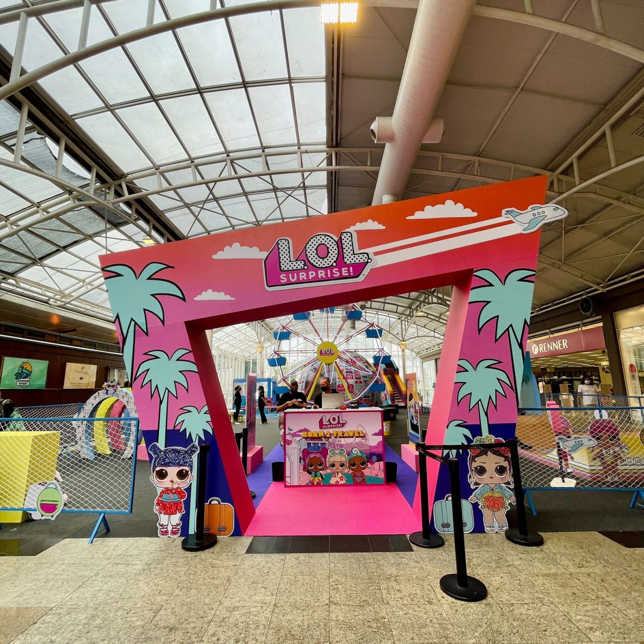 L.O.L. Surprise! Born 2 Travel Shopping Estação1