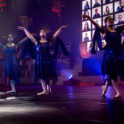 musical resgata grandes personagens bíblicos que contam a história do nascimento de Jesus do ponto de vista de José e Maria, por meio dos relatos bíblicos e acende o verdadeiro sentido da comemoração do Natal.