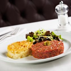 tartar mignon com batatas gratinadas - 1