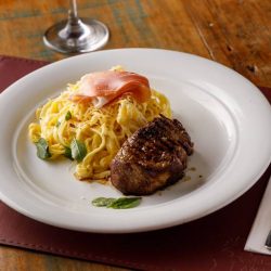 spaghetti-cacio-e-pepe-trufado-com-mignon