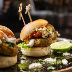 Semana do Hambúrguer: bar de Curitiba cria menu inédito para celebrar a data