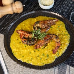 Risoto com camarões