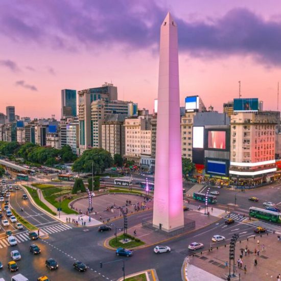 Curitiba recebe campanha que pode dar até 200 dólares aos participantes para visitarem a Argentina