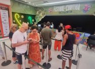 Bilheteria do Festival de Curitiba no ParkShoppingBarigüi segue movimentada para compra de ingressos (Créd. Anderson Talp)