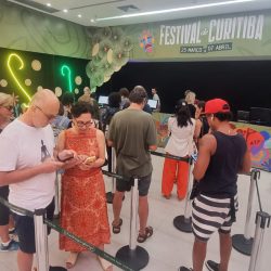 Bilheteria do Festival de Curitiba no ParkShoppingBarigüi segue movimentada para compra de ingressos (Créd. Anderson Talp)