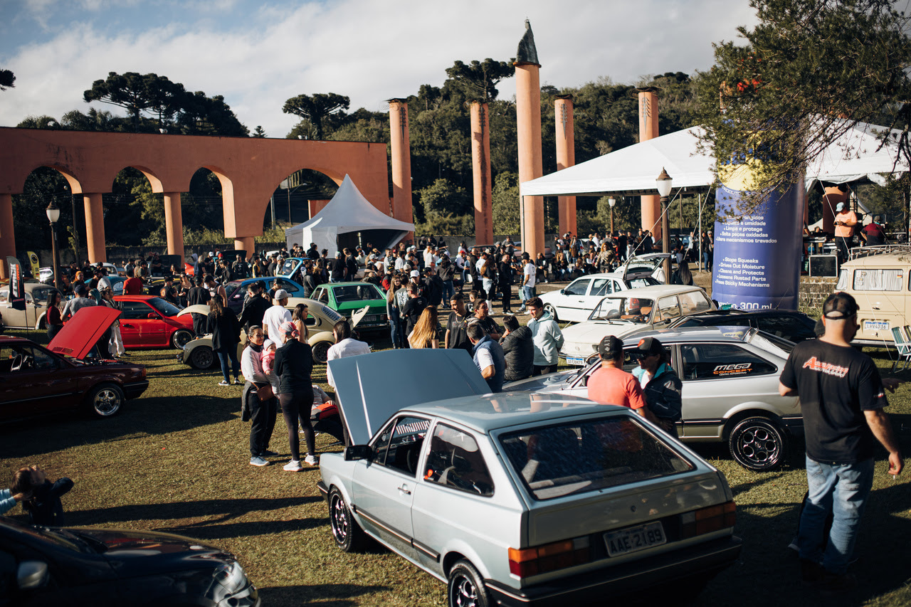 Maior encontro de automóveis Volkswagen do Brasil ocorre neste fim de semana, em Curitiba, reunindo shows, gastronomia e atividades para a família