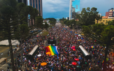 Parada da Diversidade de Curitiba destaca o orgulho de envelhecer com saúde e liberdade