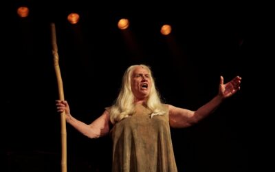 Teatro Guaíra recebe o premiado espetáculo “Ficções”, com Vera Holtz, nos dias 27 e 28 de fevereiro