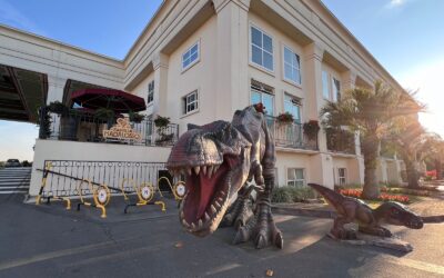Dinossauros gigantes, oficinas e sobremesa temática transformam férias de julho no Família Madalosso