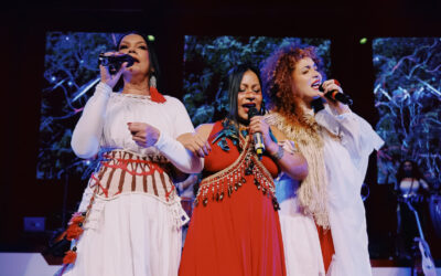 “As Amazônias” reúne Aíla, Djuena Tikuna e Patrícia Bastos em temporada na CAIXA Cultural Curitiba
